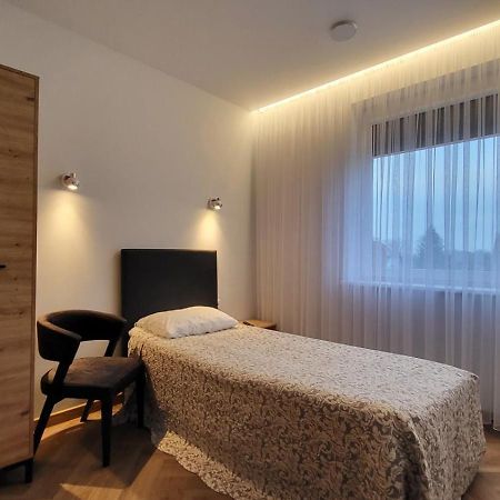 Hotel Sveciu Namai "Robeda House" à Kybartai Extérieur photo