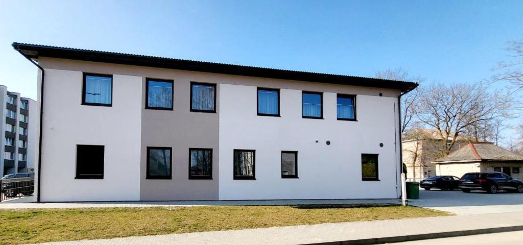 Hotel Sveciu Namai "Robeda House" à Kybartai Extérieur photo